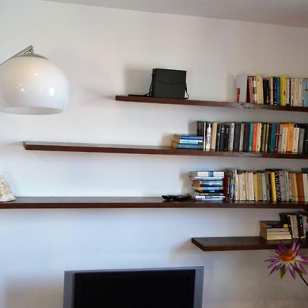 Sunflower Apartment With Private Terrace And Lift Genoa Luaran gambar