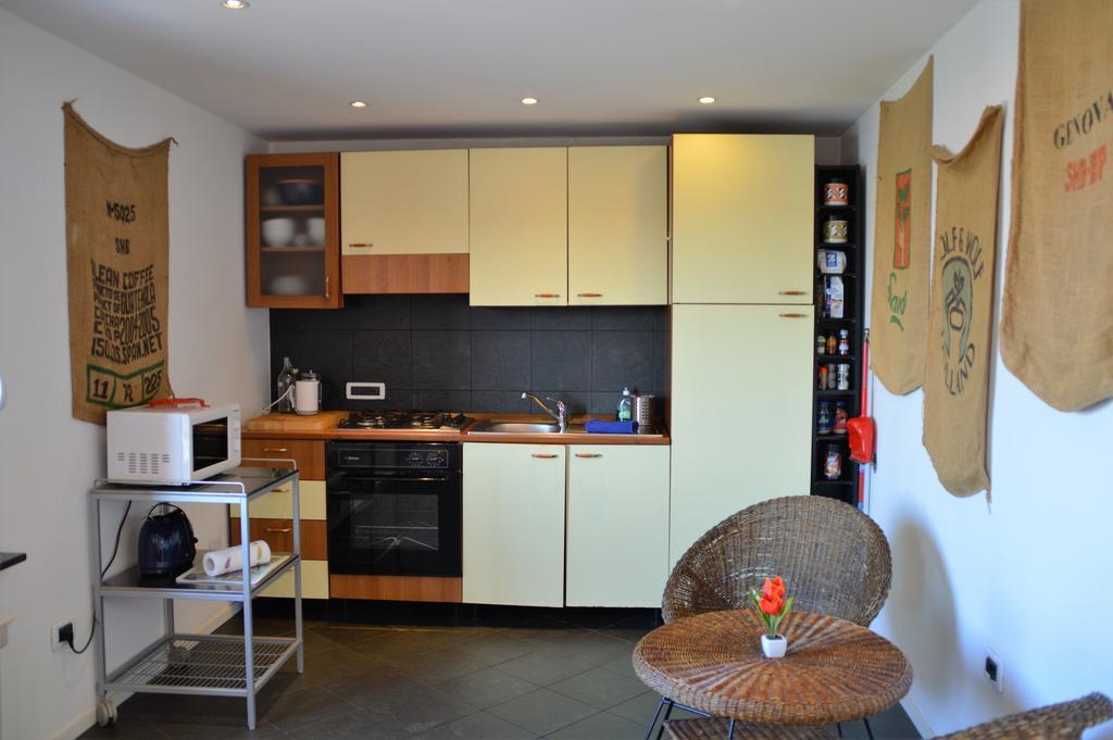Sunflower Apartment With Private Terrace And Lift Genoa Luaran gambar