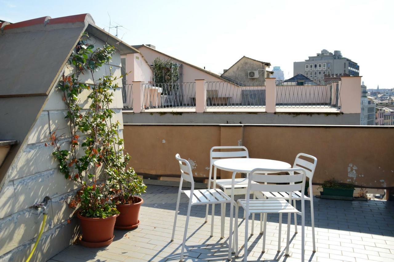 Sunflower Apartment With Private Terrace And Lift Genoa Luaran gambar