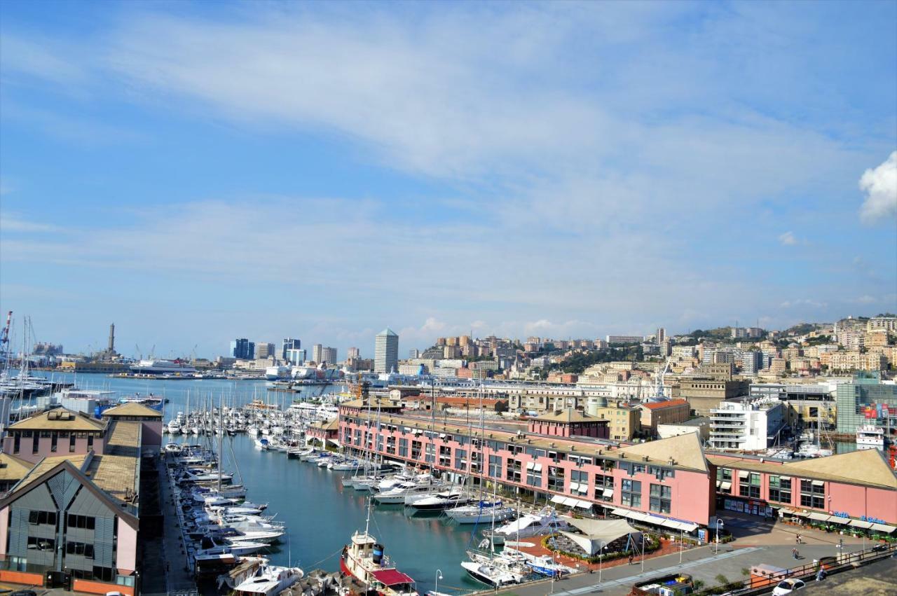 Sunflower Apartment With Private Terrace And Lift Genoa Luaran gambar